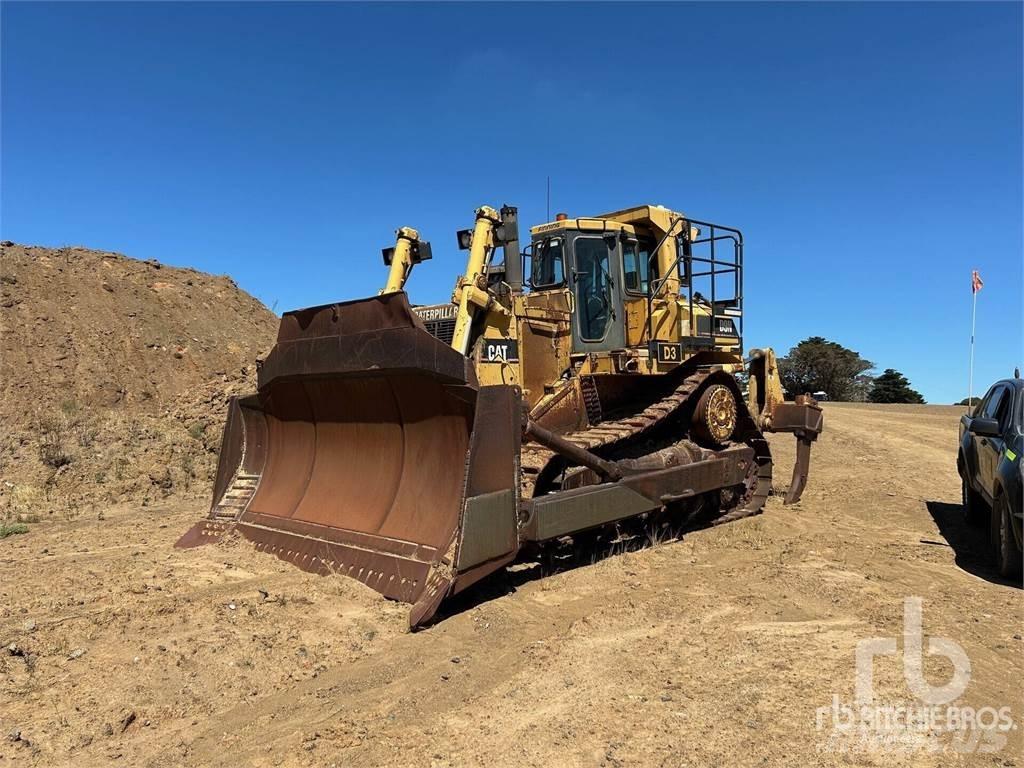 CAT D9N بلدوزرات مجنزرة