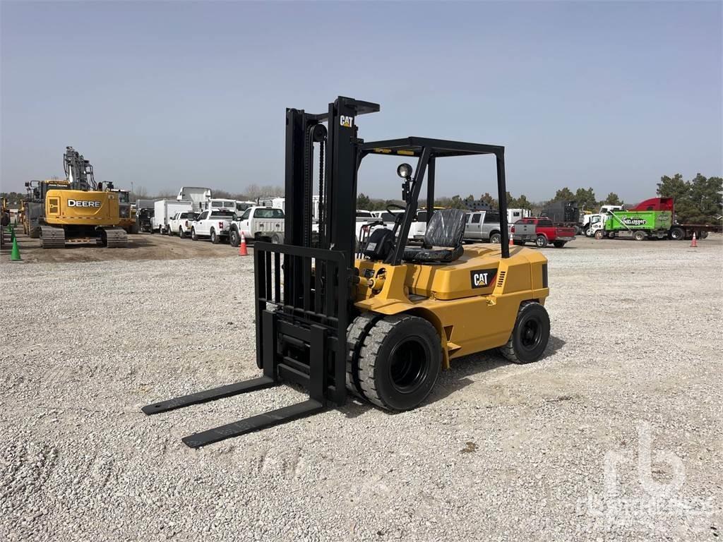 CAT DPL40 شاحنات الديزل