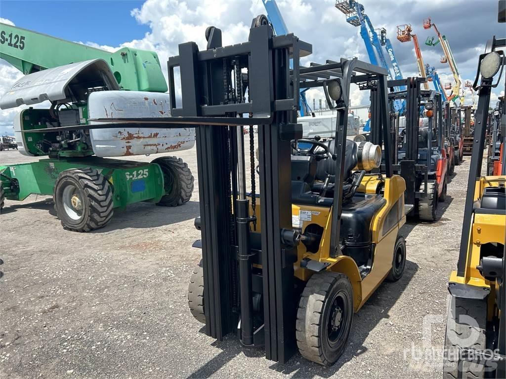 CAT GP25N شاحنات الديزل