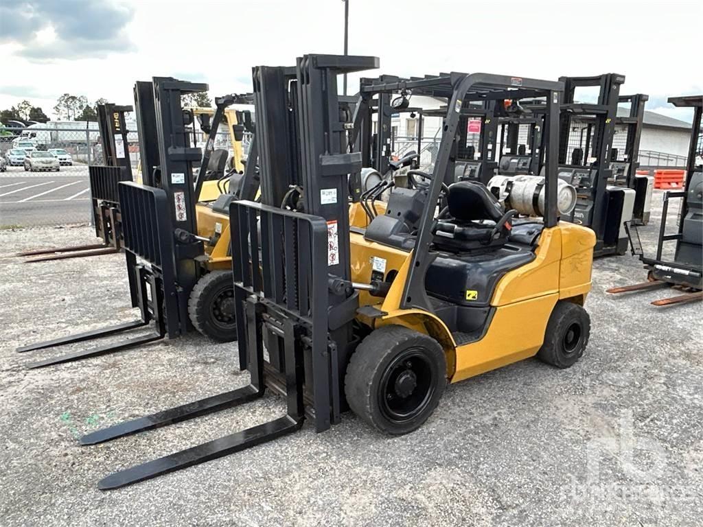 CAT GP30N شاحنات الديزل