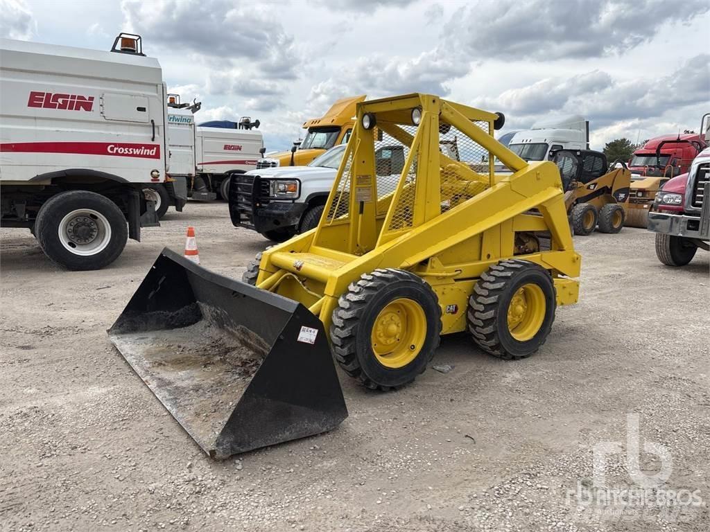 CAT L35 لوادر انزلاقية التوجيه
