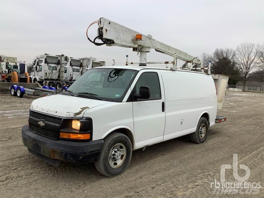 Chevrolet 3500 المنصات الهوائية المثبتة على مقطورة