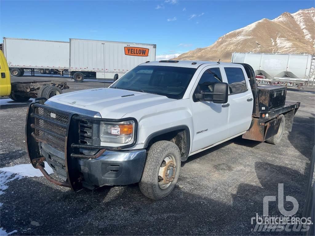 Chevrolet 3500 شاحنات مسطحة/مفصلية الجوانب