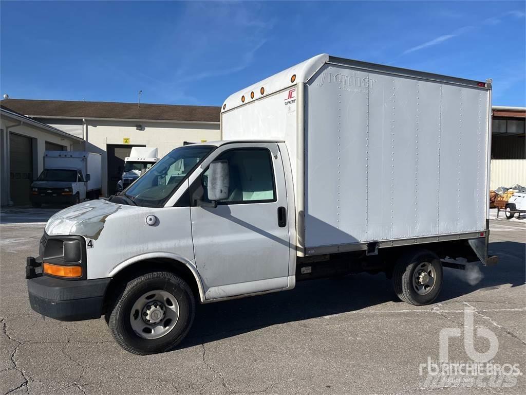 Chevrolet 3500 شاحنة مقفلة