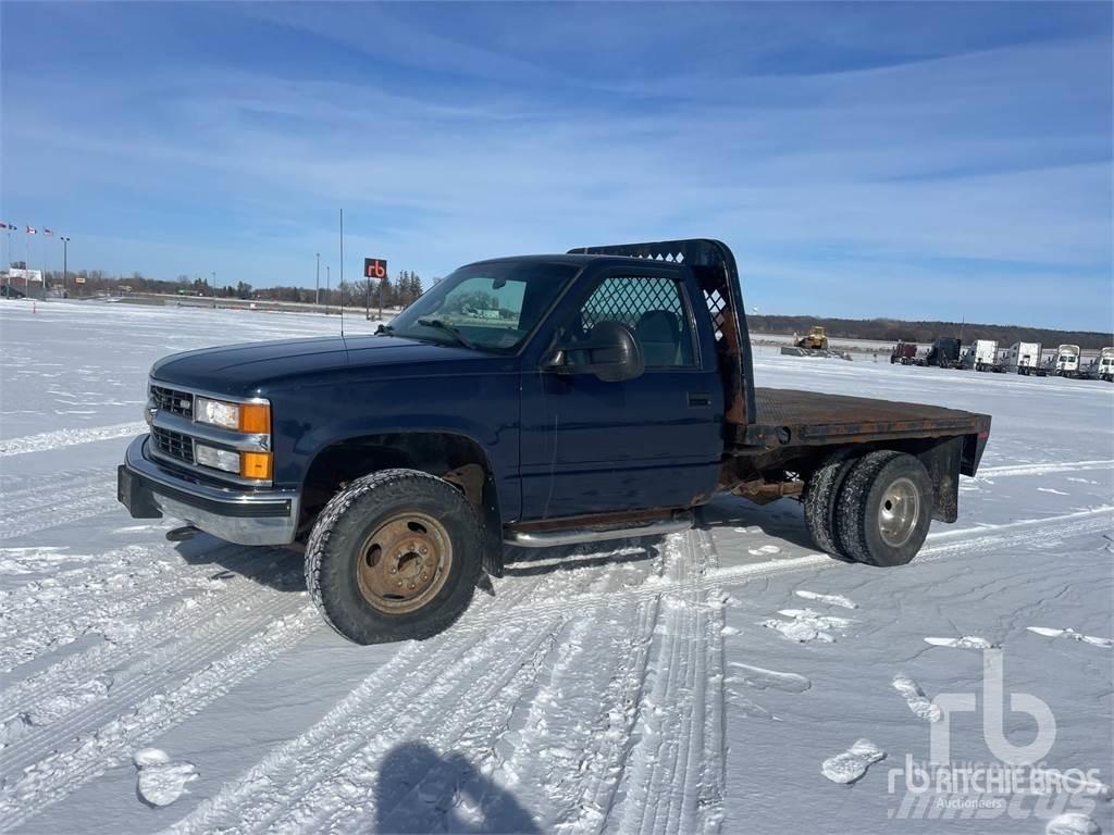 Chevrolet 3500 شاحنات مسطحة/مفصلية الجوانب