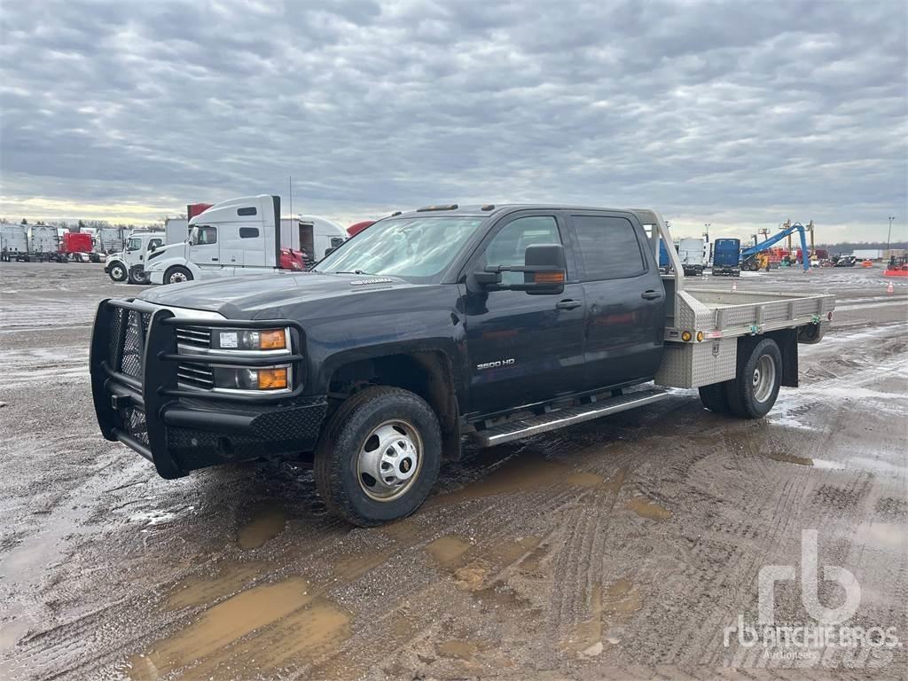 Chevrolet 3500 شاحنات مسطحة/مفصلية الجوانب