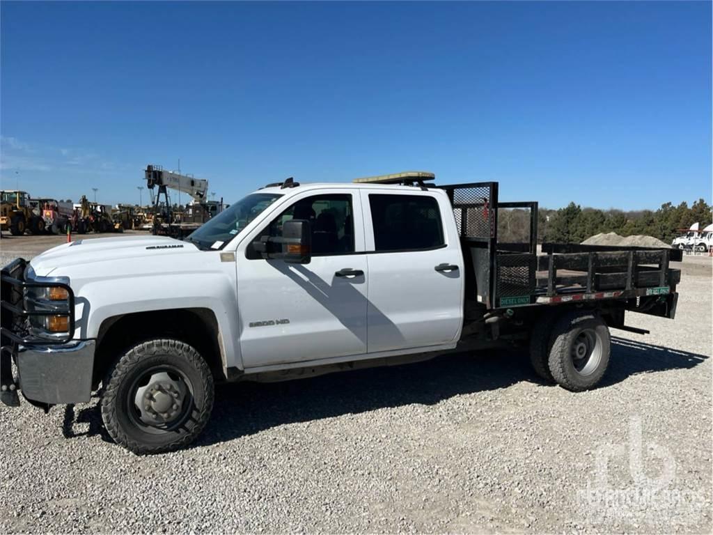 Chevrolet 3500 شاحنات مسطحة/مفصلية الجوانب