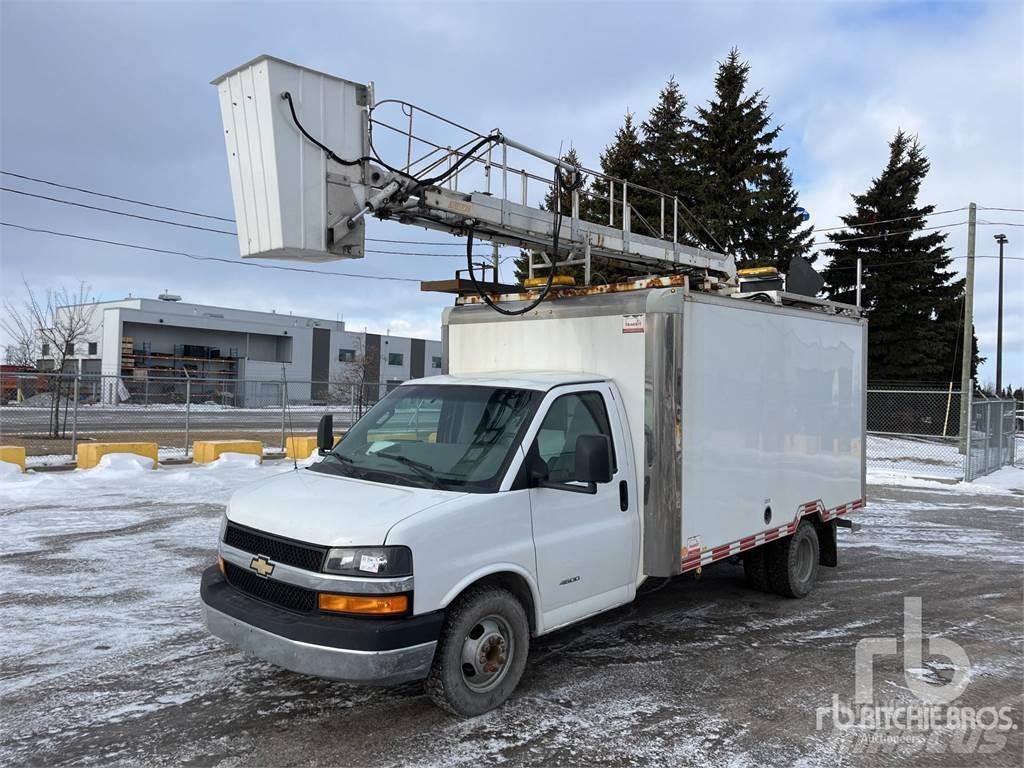 Chevrolet 4500 المنصات الهوائية المثبتة على مقطورة