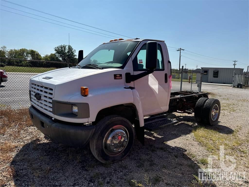 Chevrolet C4500 شاحنات بمقصورة وهيكل