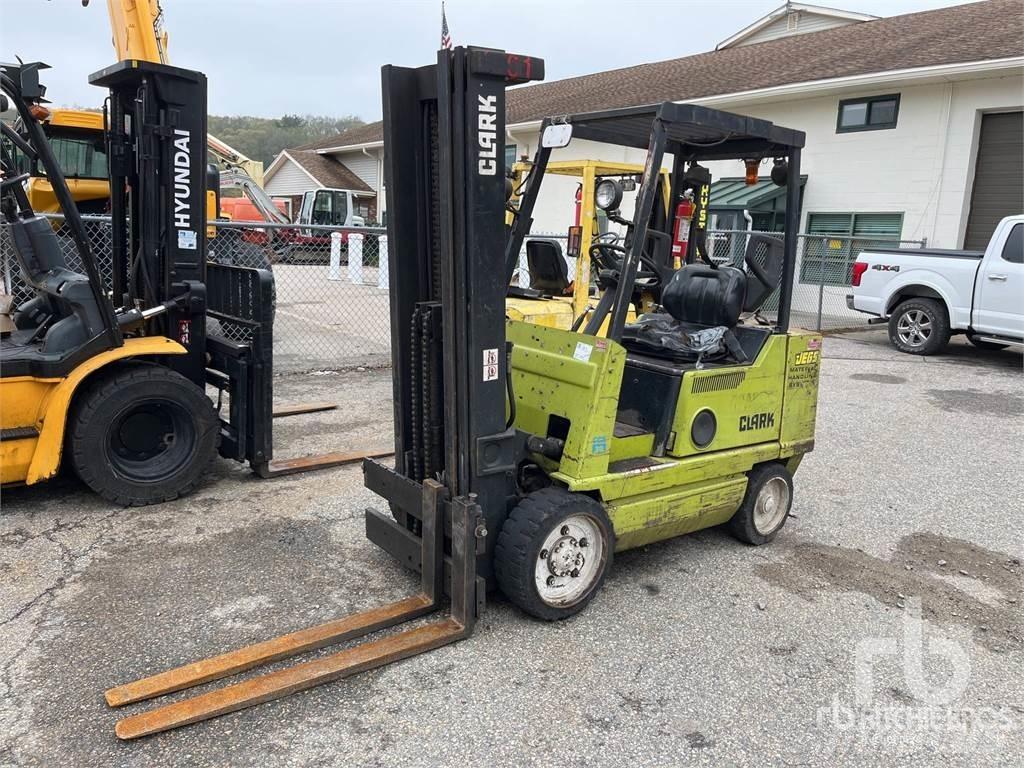 Clark GCX30E شاحنات الديزل