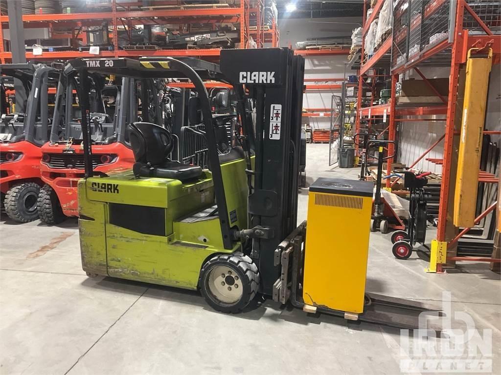 Clark TMX20 شاحنات ذات رافعات شوكية تعمل بالكهرباء