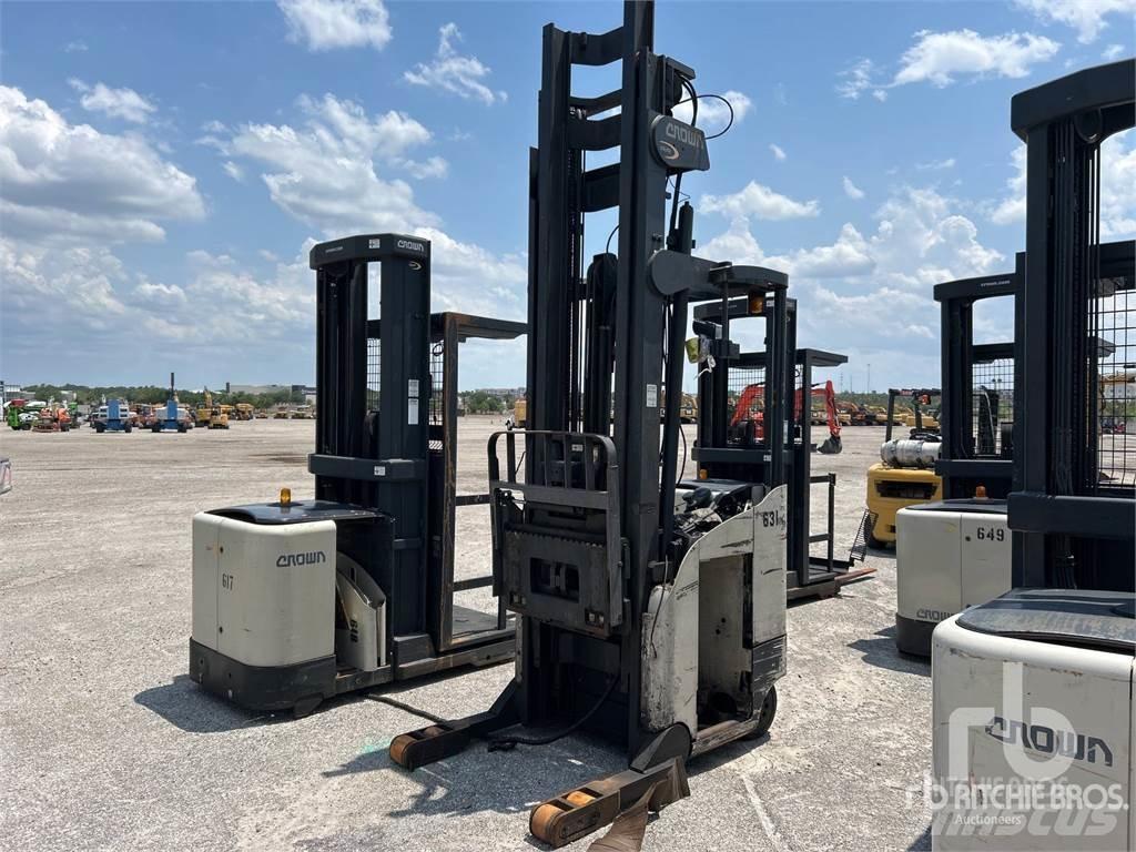 Crown RR5225-35 شاحنات ذات رافعات شوكية تعمل بالكهرباء