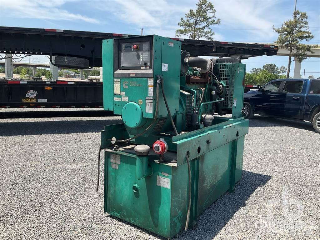 Cummins 80 kW مولدات ديزل