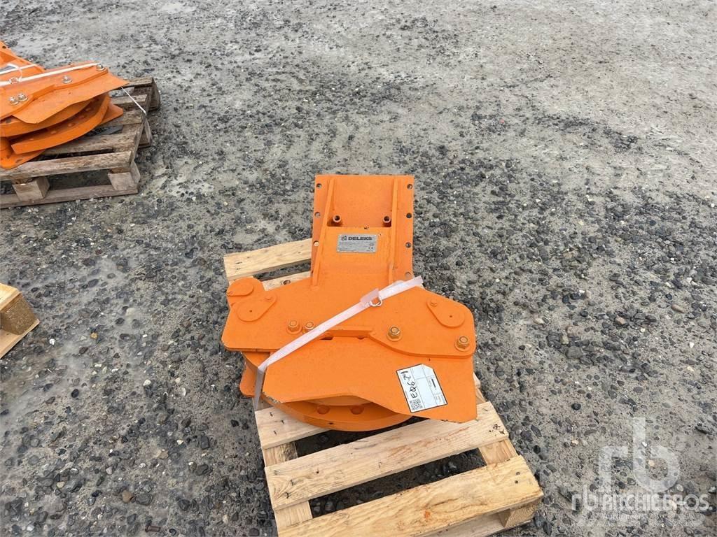 Deleks CF11 عربات نقل قلابة مجنزرة