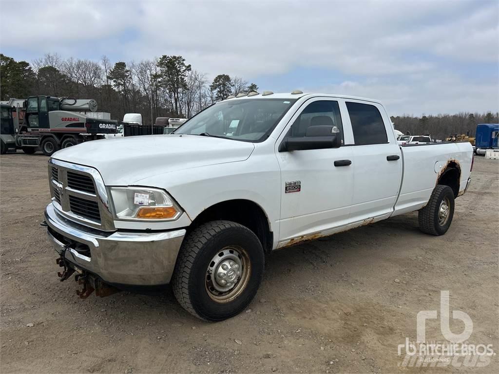 Dodge 2500 شاحنات خفيفة/مفصلية الجوانب