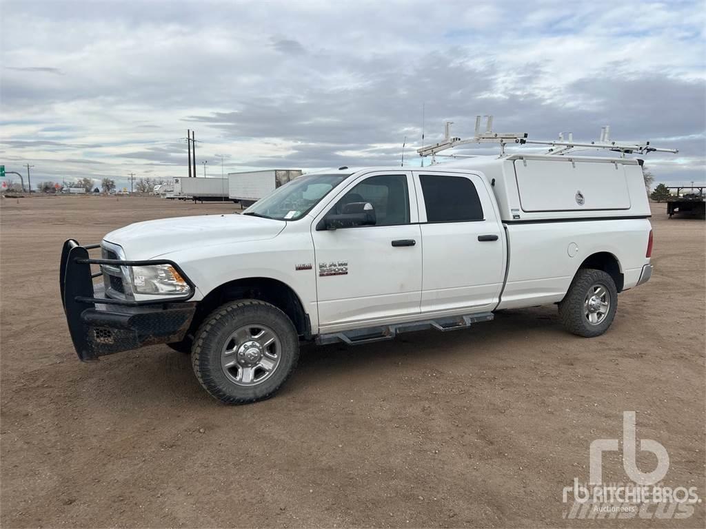 Dodge 3500 شاحنات خفيفة/مفصلية الجوانب