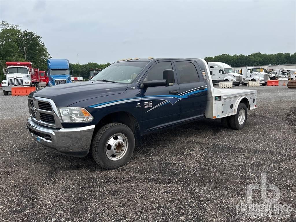 Dodge 3500 شاحنات مسطحة/مفصلية الجوانب