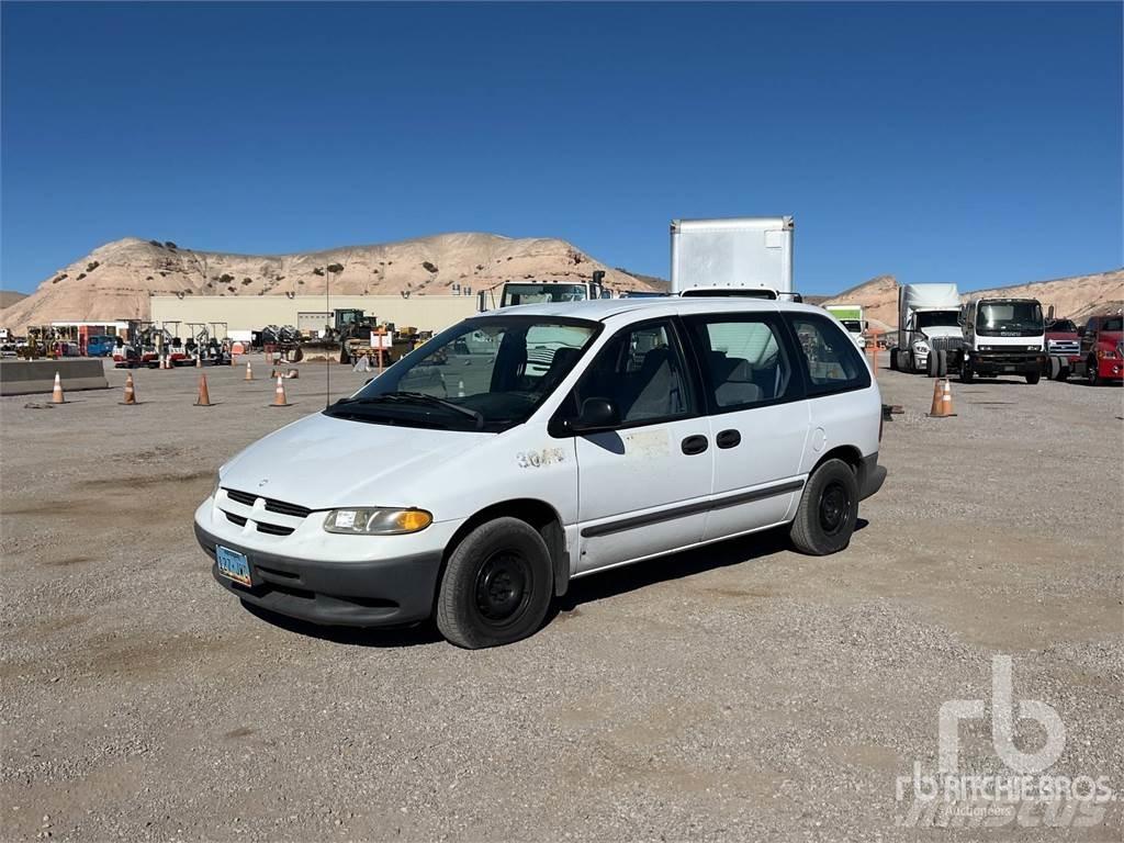 Dodge CARAVAN شاحنة مقفلة