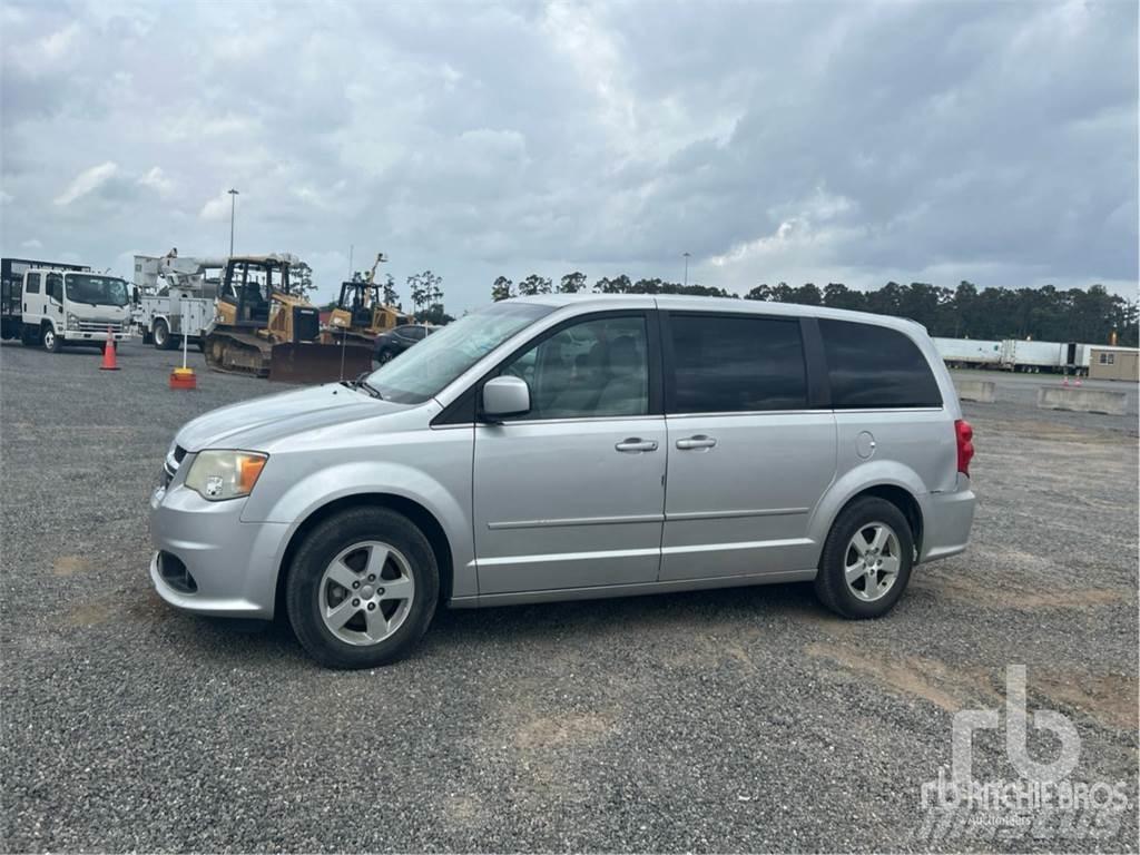 Dodge CARAVAN شاحنة مقفلة