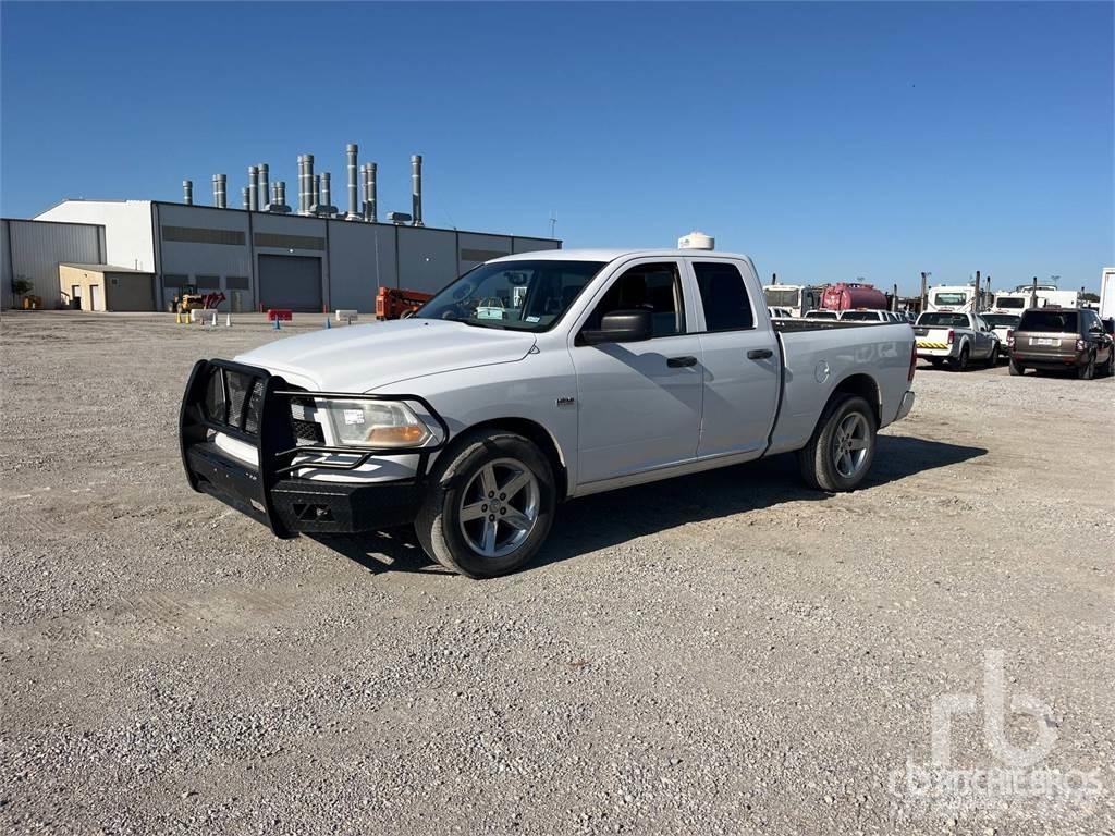 Dodge RAM 1500 شاحنات خفيفة/مفصلية الجوانب