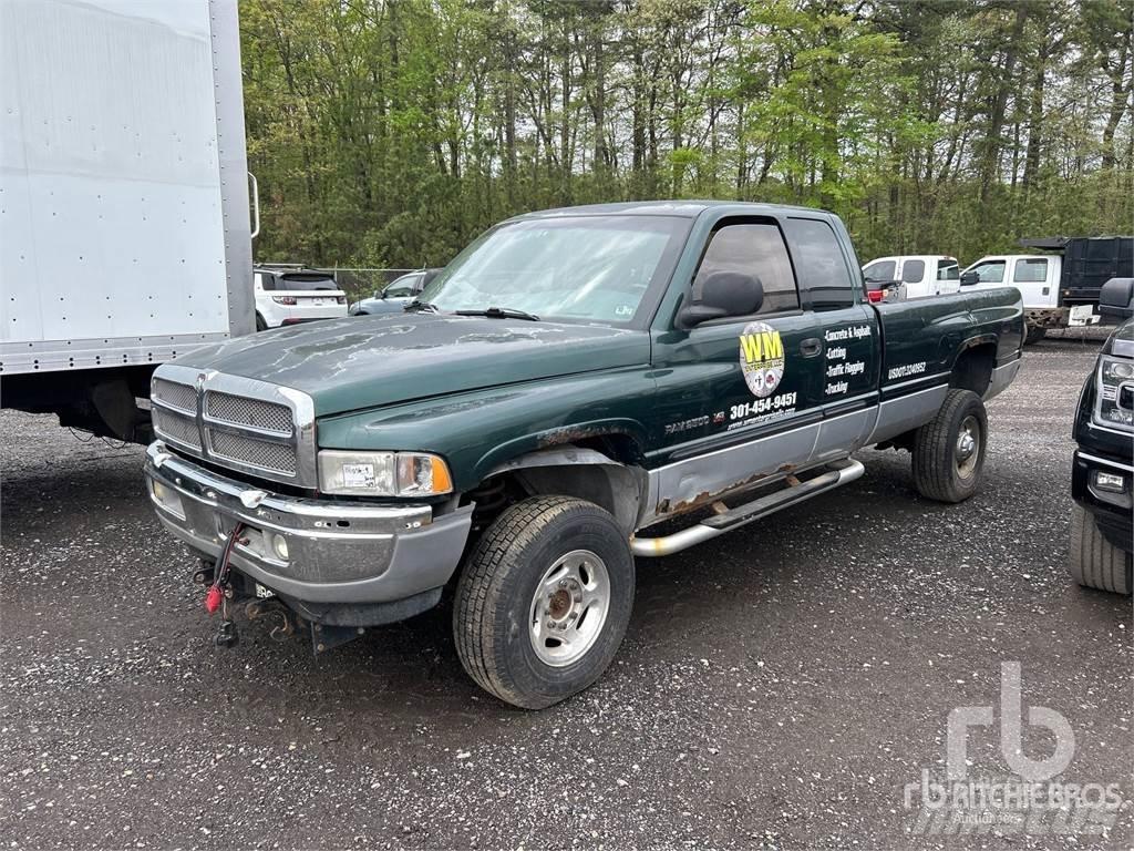 Dodge RAM 2500 شاحنات خفيفة/مفصلية الجوانب
