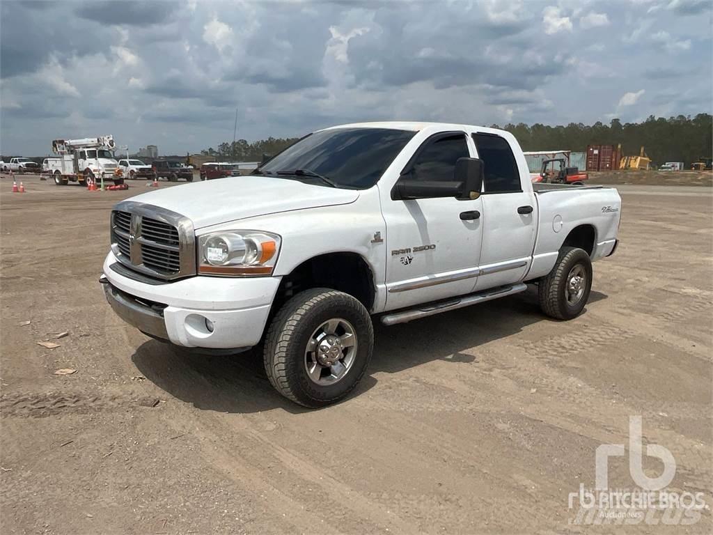 Dodge RAM 2500 شاحنات خفيفة/مفصلية الجوانب