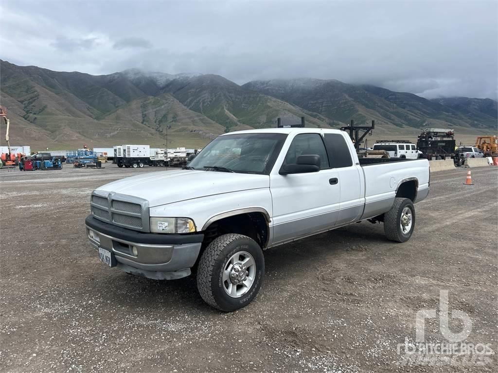 Dodge RAM 2500 شاحنات خفيفة/مفصلية الجوانب