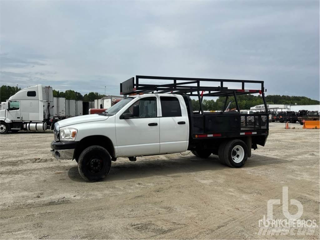 Dodge RAM 3500 شاحنات مسطحة/مفصلية الجوانب