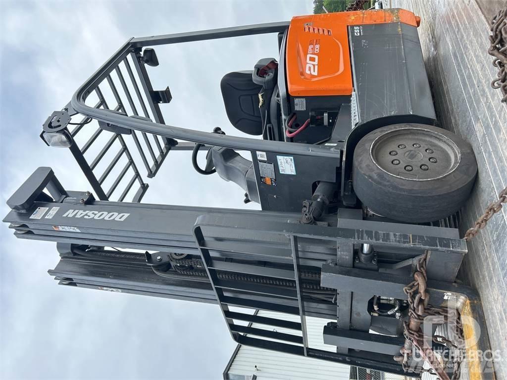 Doosan B20T-7 شاحنات ذات رافعات شوكية تعمل بالكهرباء