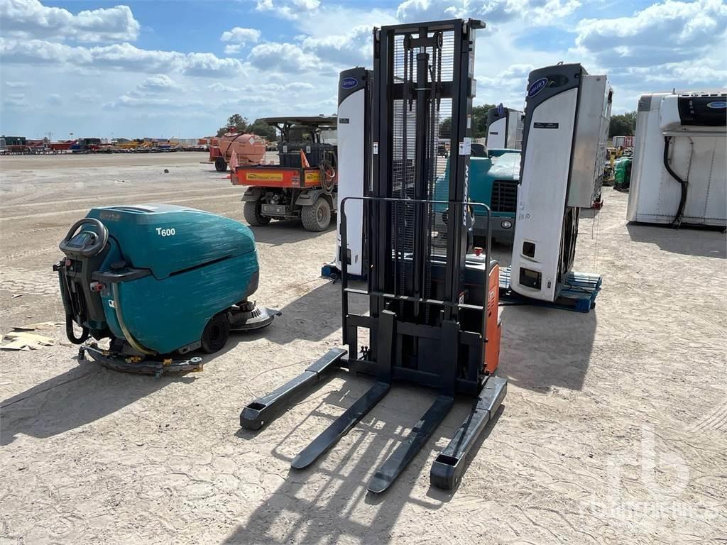 Doosan BWS17S-7 شاحنات ذات رافعات شوكية تعمل بالكهرباء