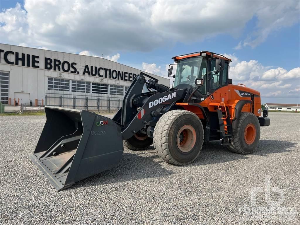 Doosan DL300-5 لوادر بعجل