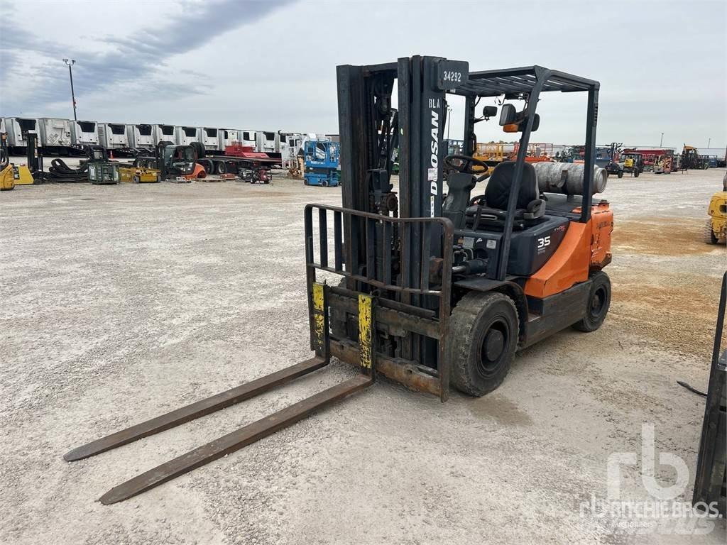 Doosan G35S-5 شاحنات الديزل
