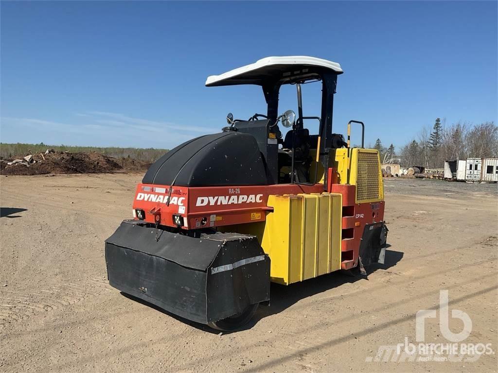 Dynapac CP142 مداحل أحادية الأسطوانة