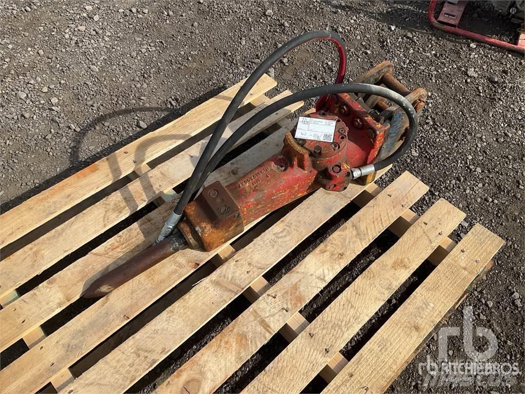 Epiroc SB102 مطارق / كسارات