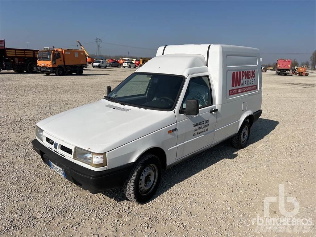 Fiat FIORINO شاحنة مقفلة