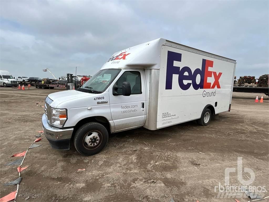 Ford E-350 شاحنة مقفلة
