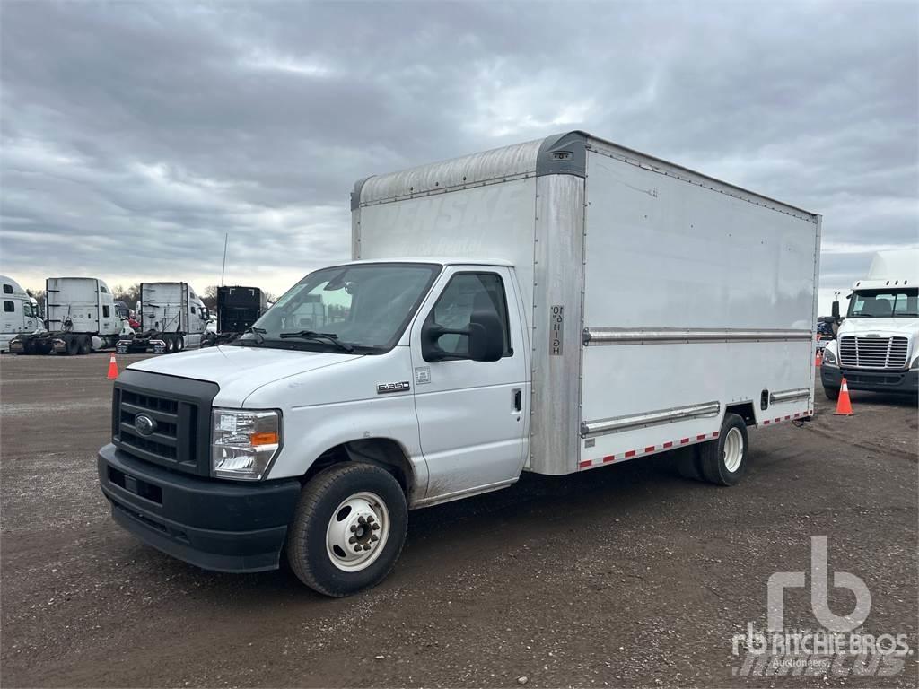 Ford E-350 شاحنة مقفلة
