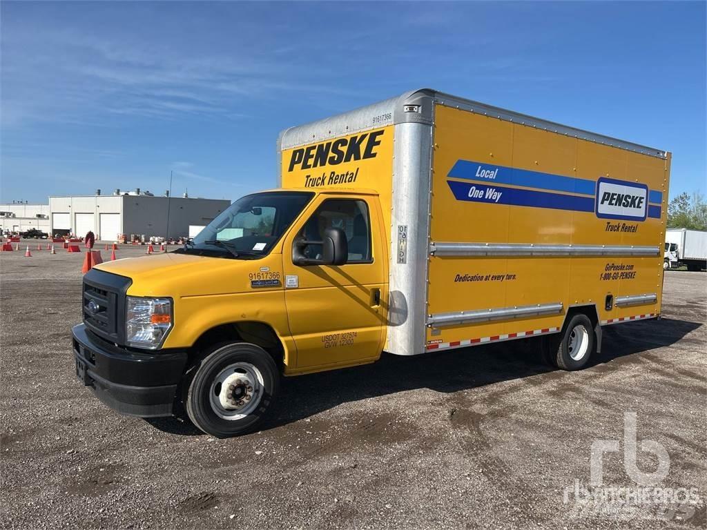 Ford E-350 شاحنة مقفلة