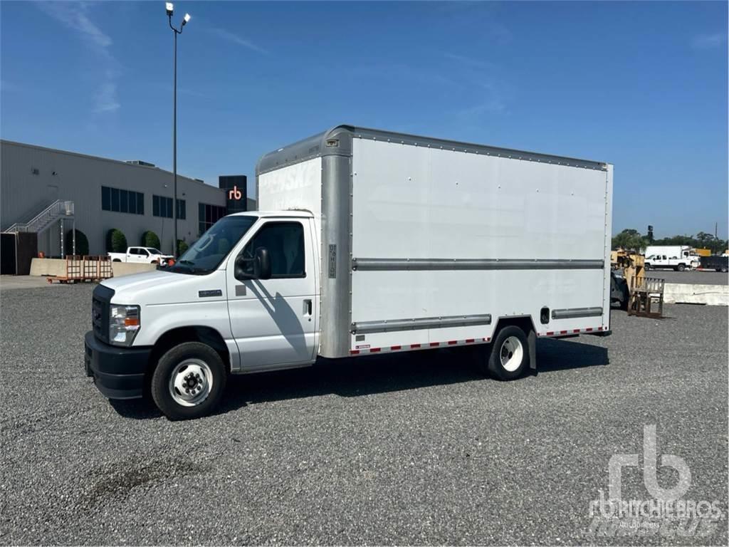 Ford E-350 شاحنة مقفلة