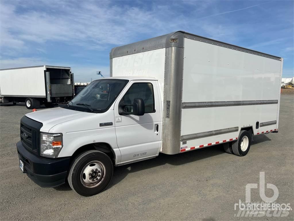 Ford E-350 شاحنة مقفلة