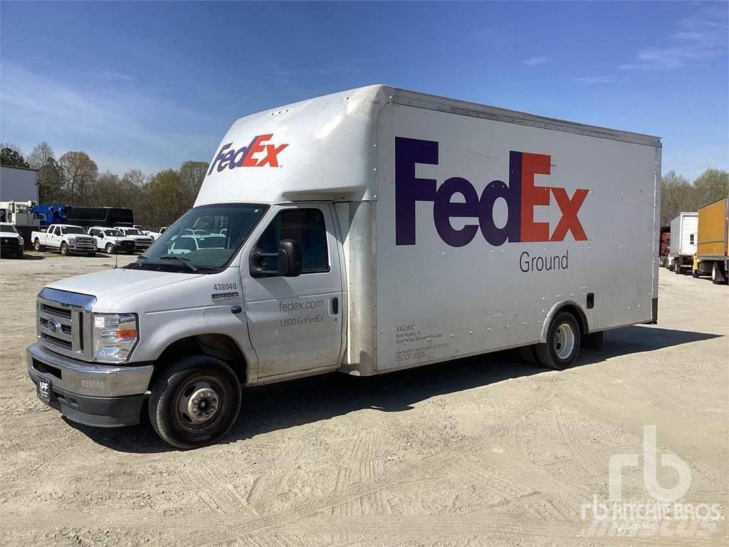 Ford E-450 شاحنة مقفلة