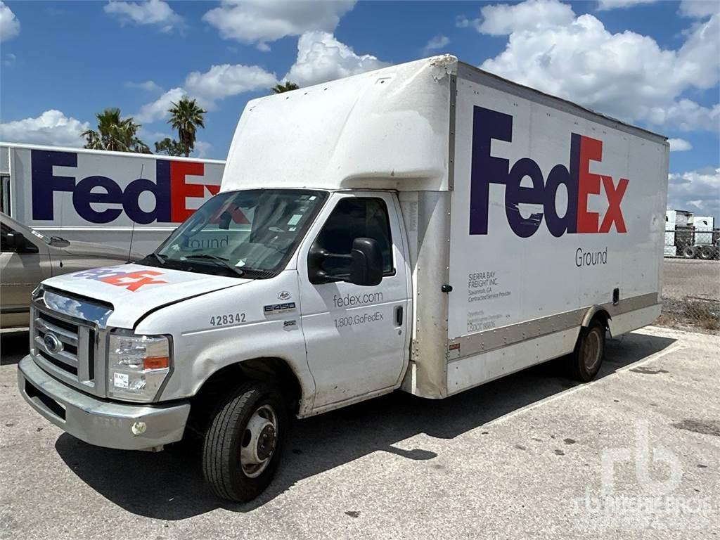 Ford E-450 شاحنة مقفلة