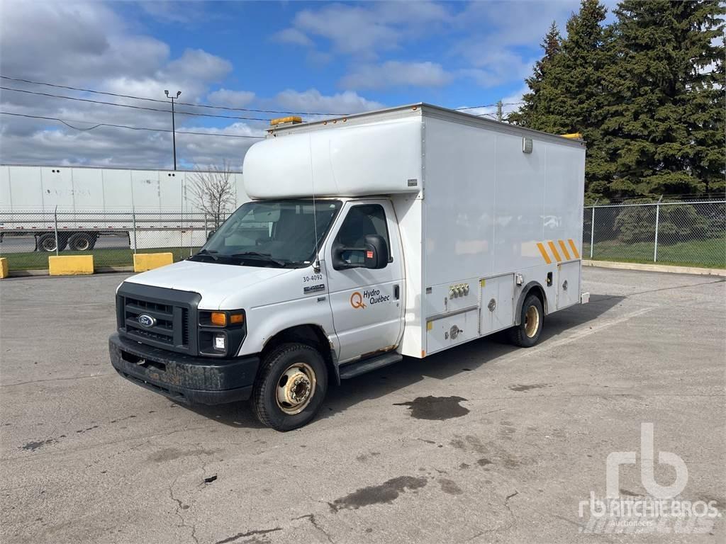 Ford E-450 مركبات الأغراض العامة