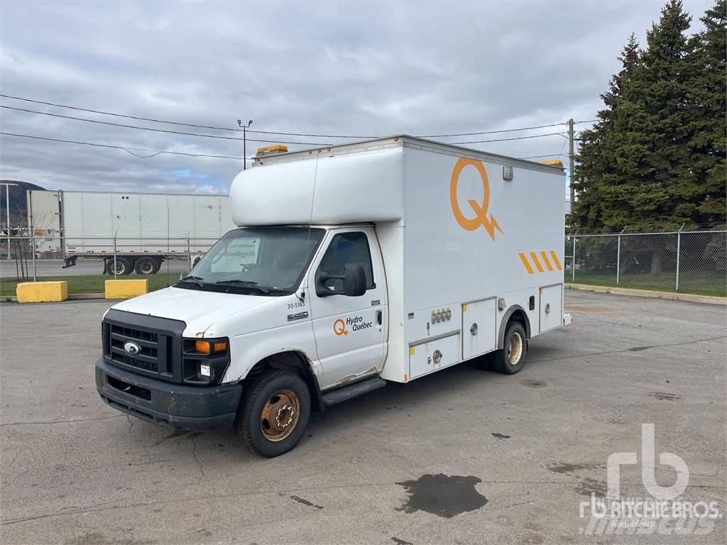 Ford E-450 مركبات الأغراض العامة
