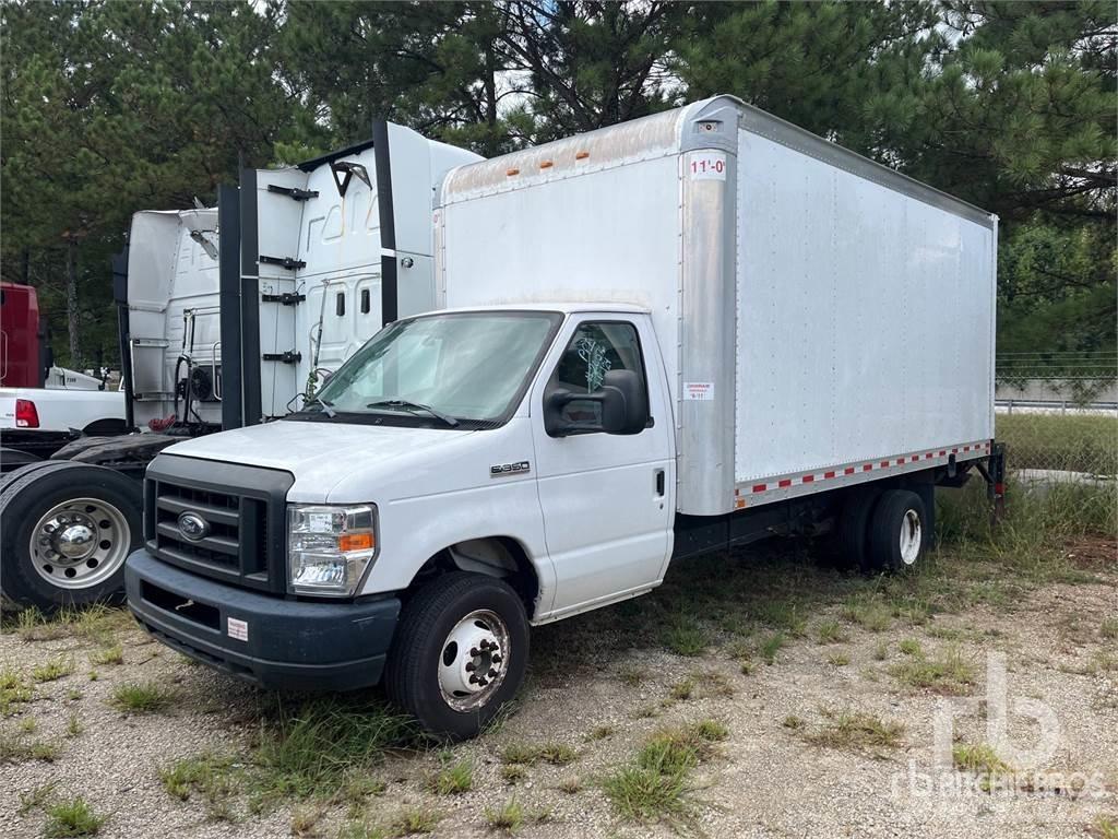 Ford E350 شاحنة مقفلة