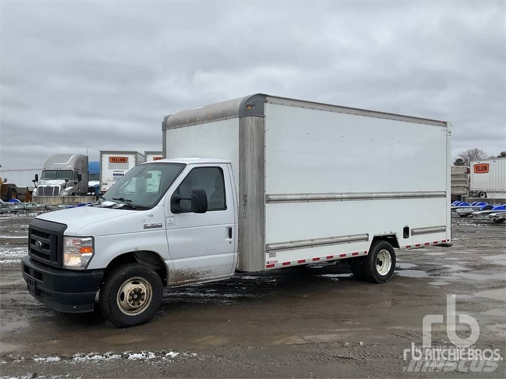 Ford E350 شاحنة مقفلة