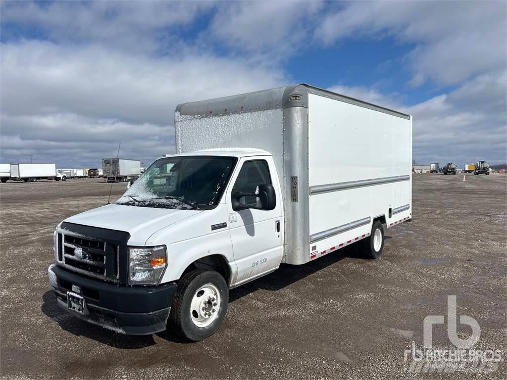 Ford E350 شاحنة مقفلة