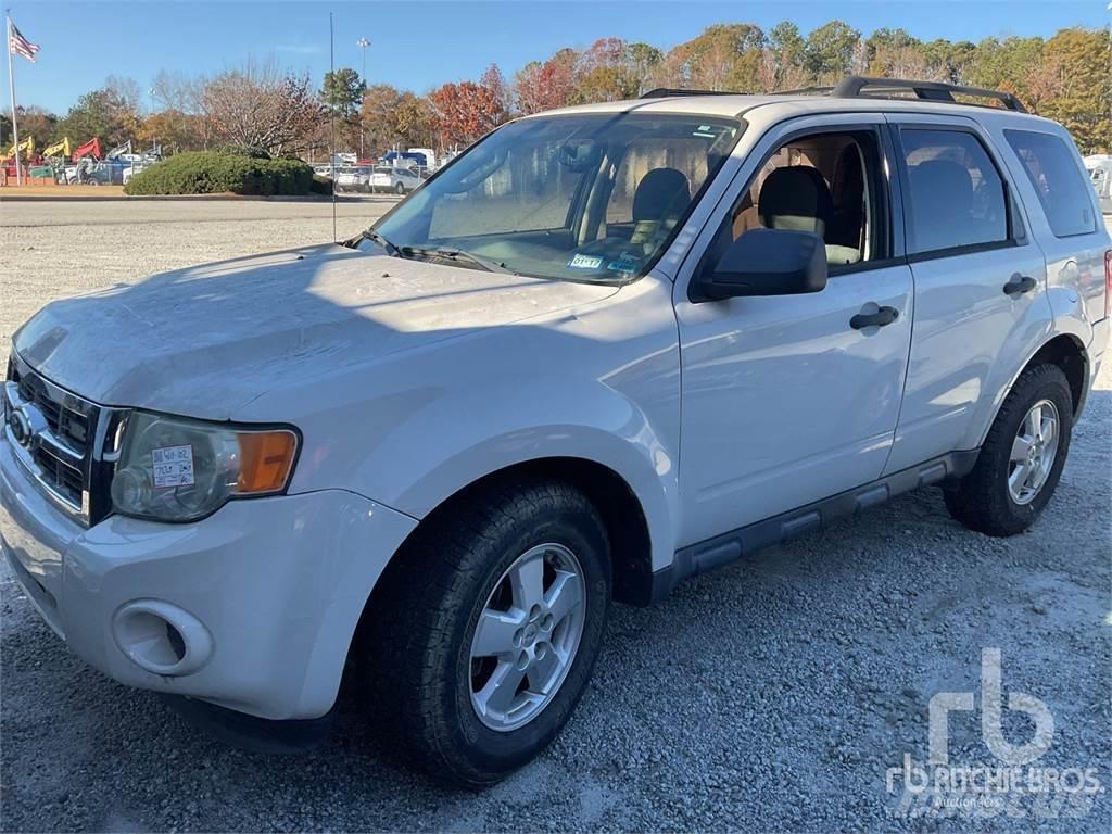 Ford ESCAPE شاحنات خفيفة/مفصلية الجوانب