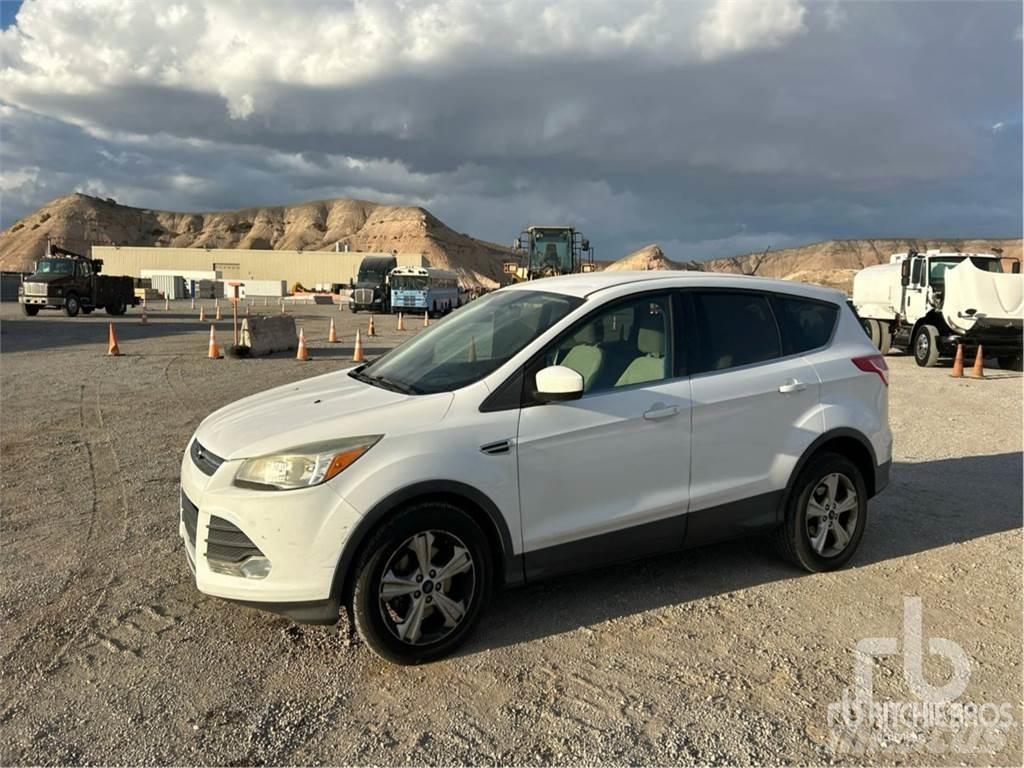 Ford ESCAPE شاحنات خفيفة/مفصلية الجوانب