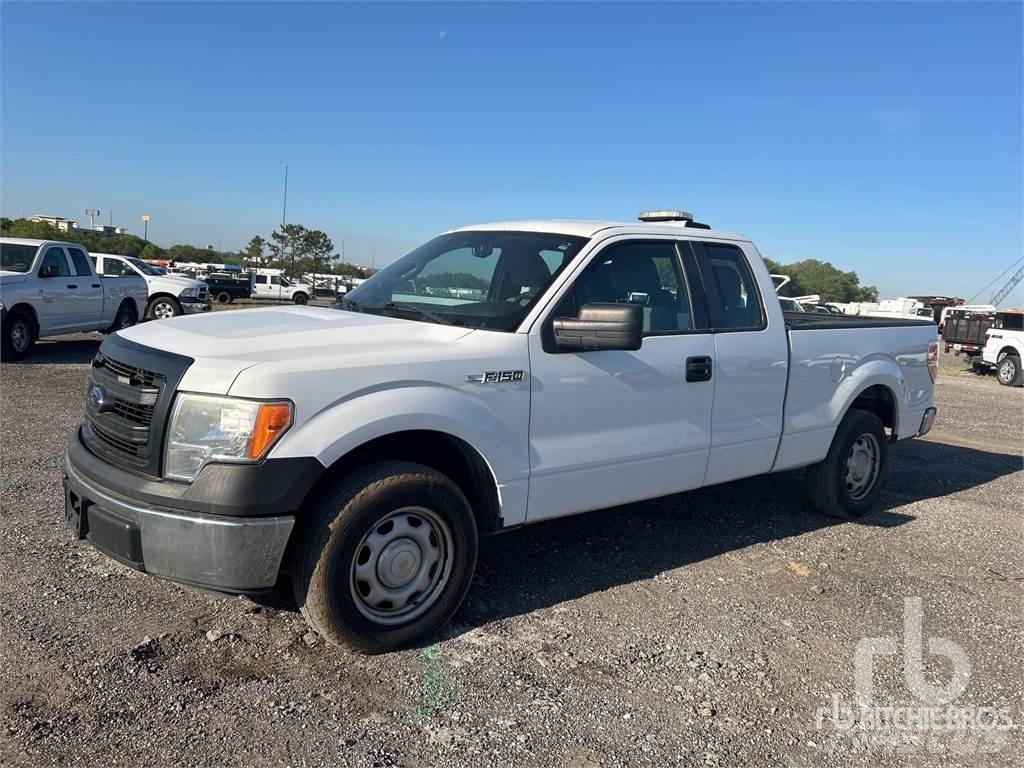 Ford F-150 شاحنات خفيفة/مفصلية الجوانب